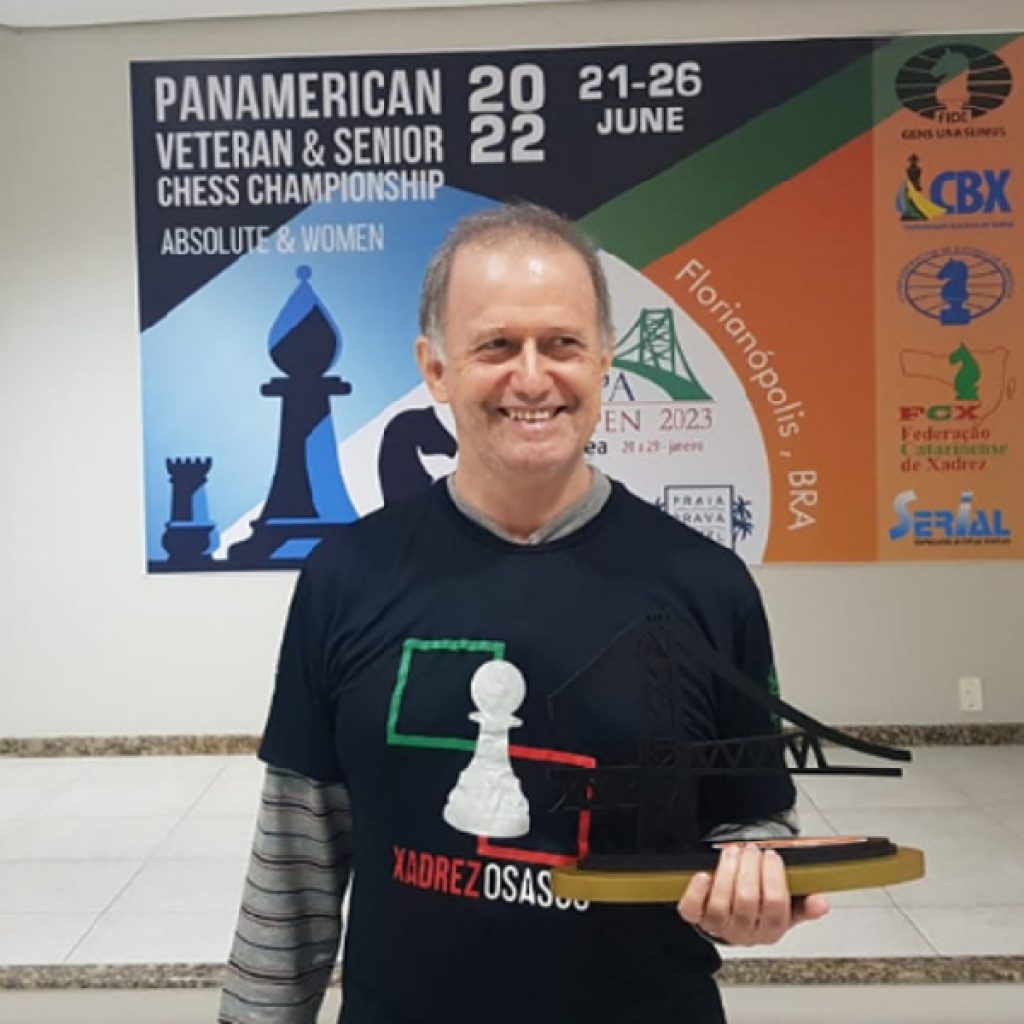 Federação Catarinense de Xadrez - FCX - (Novidades) - Atleta de  Florianópolis recebe titulação de Mestre Internacional de Xadrez