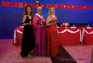 As vencedoras do concurso Beleza não tem Idade, do Centro de Referência da Cidadania do Idoso do Anhangabaú. Evany Antune (de preto) a segunda colocada, Zuleika Carvalho de Souza (de rosa) a vencedora e Elizabete Marcílio de Oliveira (de vermelho) a terceira colocada. Foto:jornal3idade.com.br